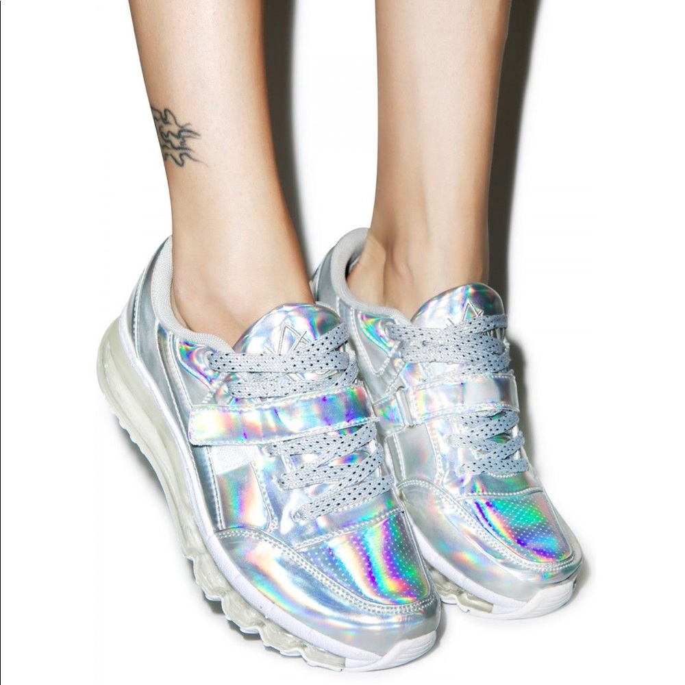 YRU AIIRE HOLOGRAPHIC SNEAKER